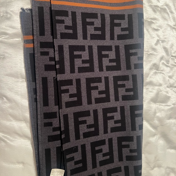 Fendi Gray and Black Scarf
